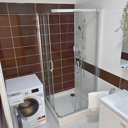 Apartment Castle View Sky, 3 Rooms, Panorama Loggia, Free Parking, Wifi, Old Town