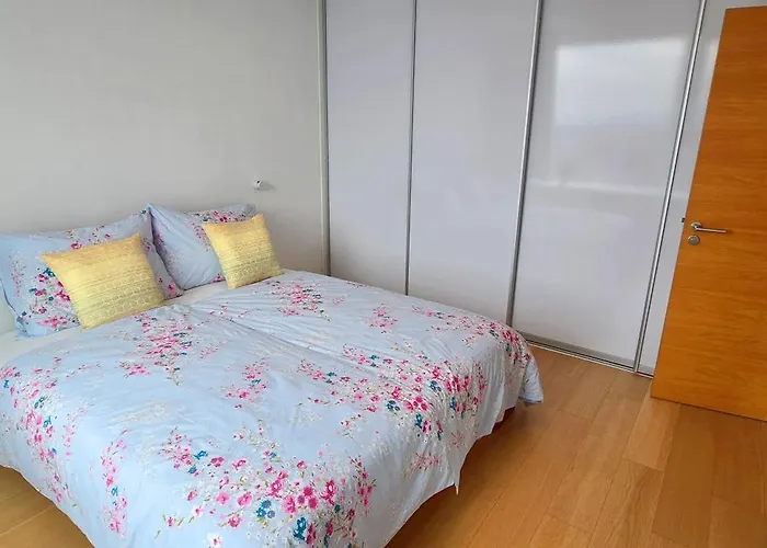 아파트 Castle View Sky, 3 Rooms, Panorama Loggia, Free Parking, Wifi, Old Town *