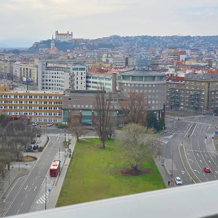 Апартаменты Castle View Sky, 3 Rooms, Panorama Loggia, Free Parking, Wifi, Old Town