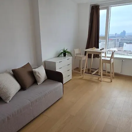 Castle View Sky, 3 Rooms, Panorama Loggia, Free Parking, Wifi, Old Town Апартаменты *